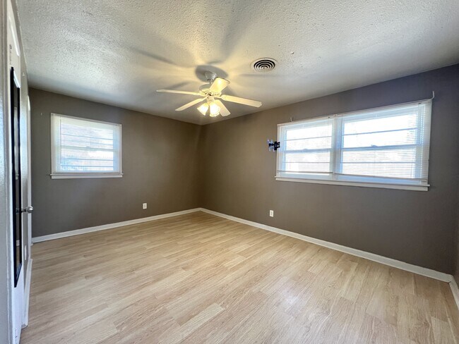 Building Photo - 3212 47th St