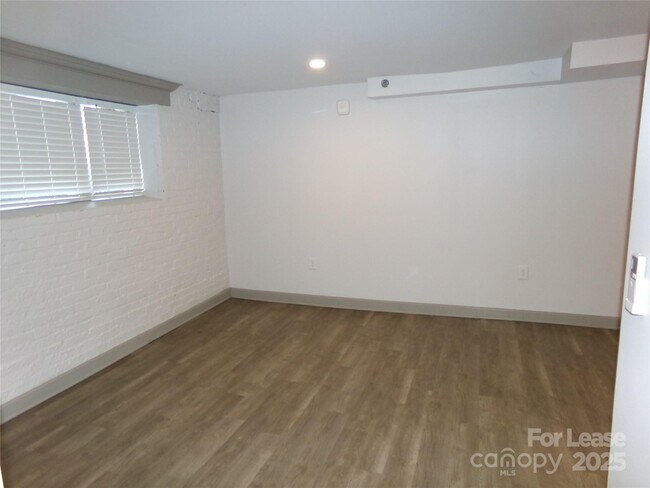 Building Photo - 197 N 2nd St