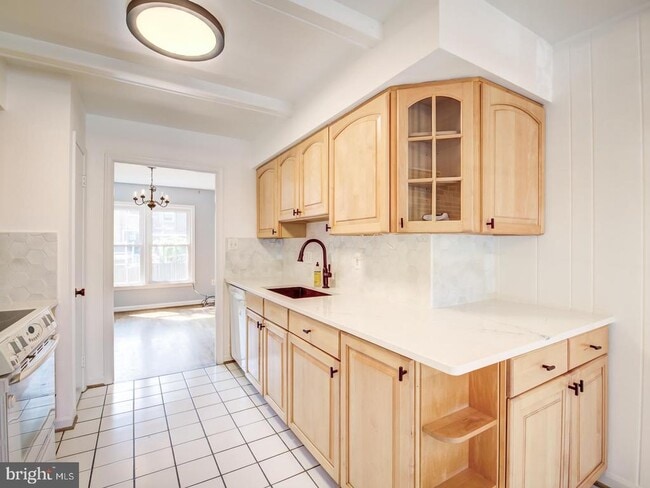 Building Photo - 1012 N Pelham St