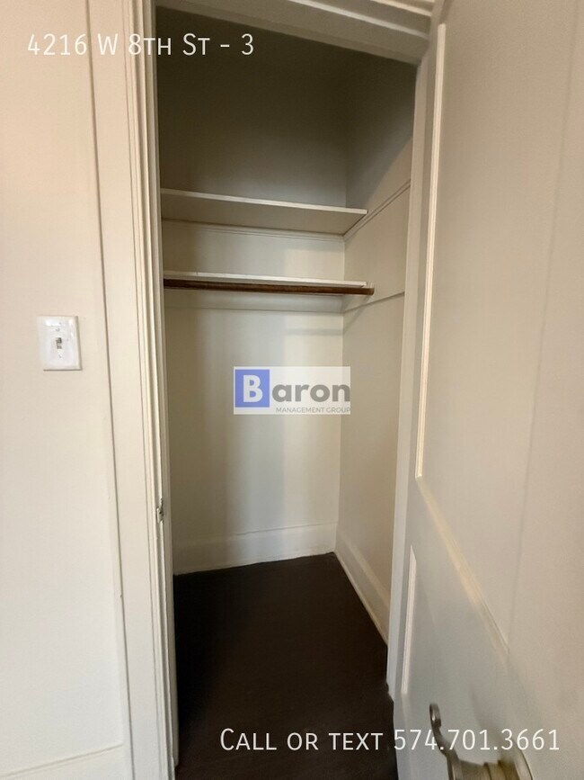 Building Photo - 4216 W 8th St