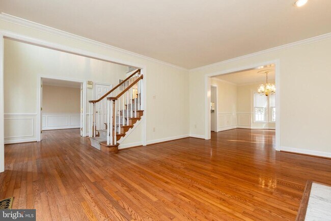 Building Photo - 14209 Floral Park Dr