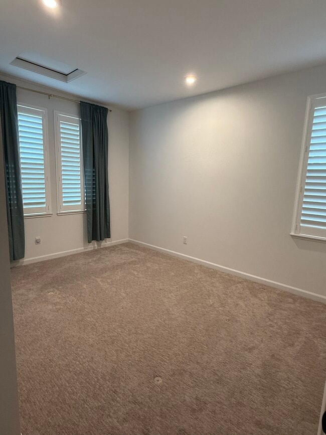 Building Photo - 1580 Blue Moon Ln