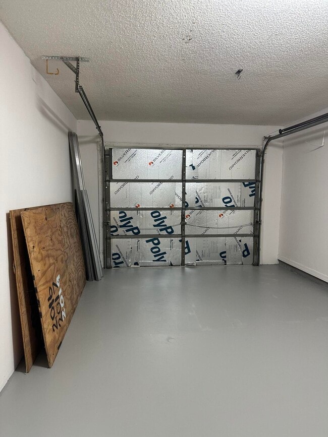 Building Photo - 1217 Schumann Dr