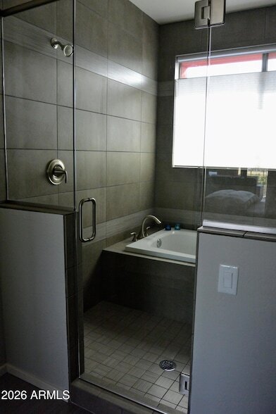 Building Photo - 516 E Ames Pl