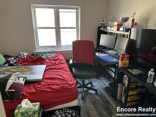 Building Photo - 65 Chiswick Rd