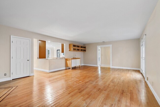 Building Photo - 379 Concord Rd