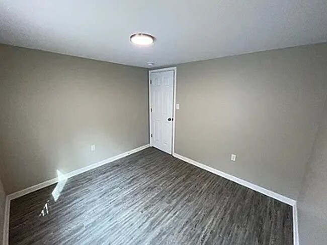 Building Photo - Take a look at this Newly renovated 3 bedr...