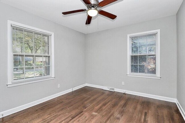 Building Photo - 3BD/2BA Ranch Home in Windsor Park!