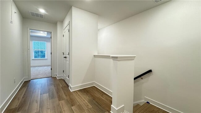 Building Photo - 813 Atkins Ln