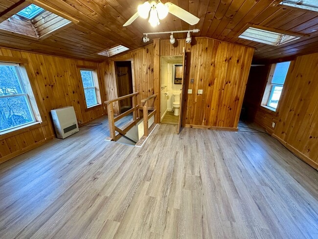 Building Photo - 45 Bow St