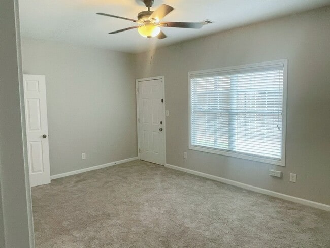 Building Photo - 2205 Pebble Beach Dr