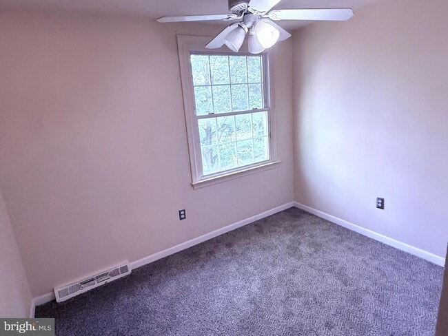 Building Photo - 3334 Tidewater Ct