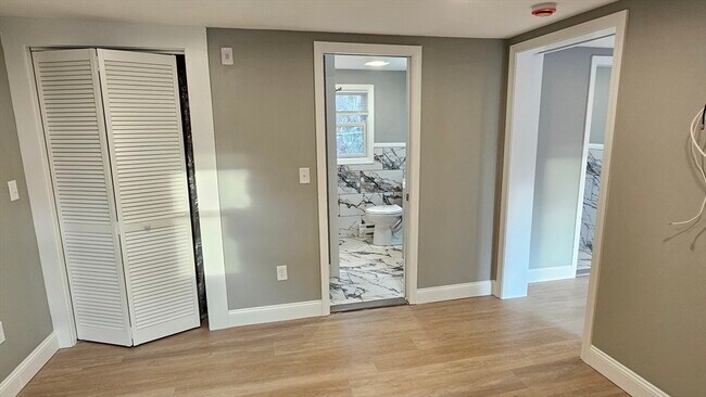 Building Photo - 825 Scenic Hwy