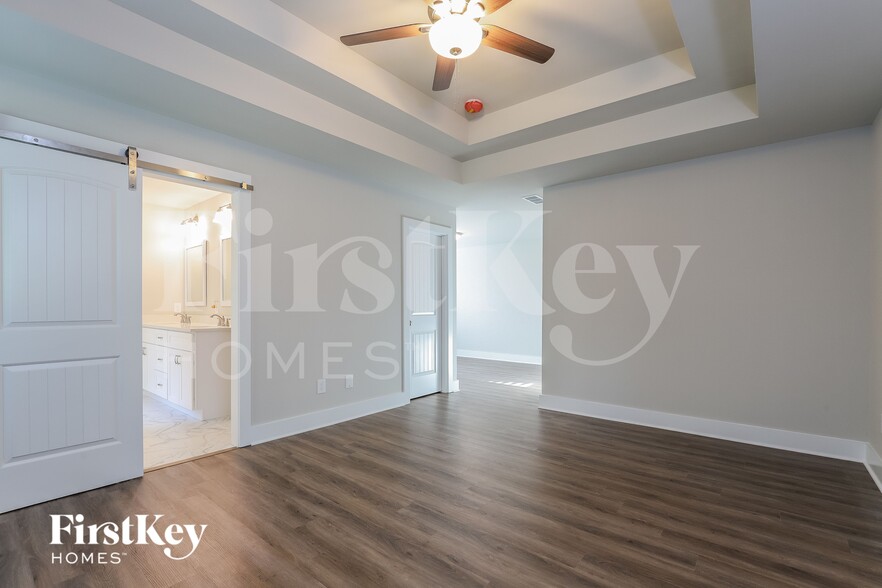 Building Photo - 7110 Lawson Dr