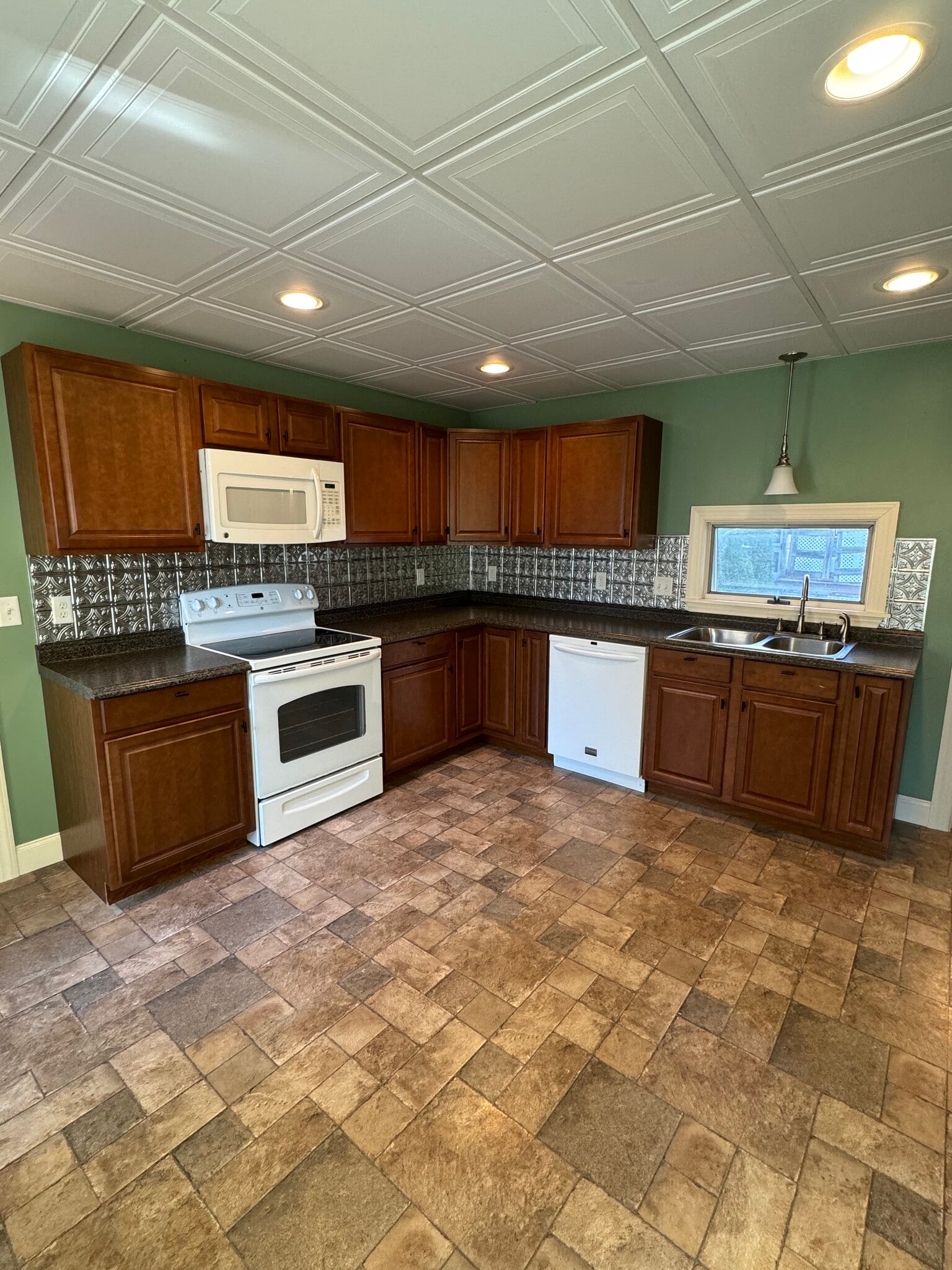 Building Photo - 61 Warner St