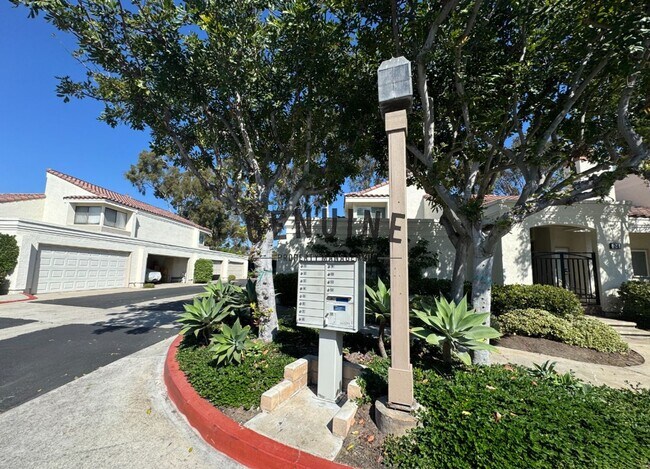 Building Photo - Charming 2Bd 2Ba Condo