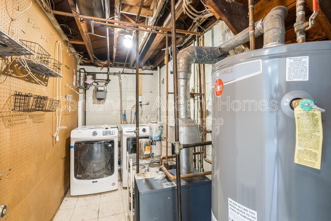 Building Photo - 5912 3rd St S