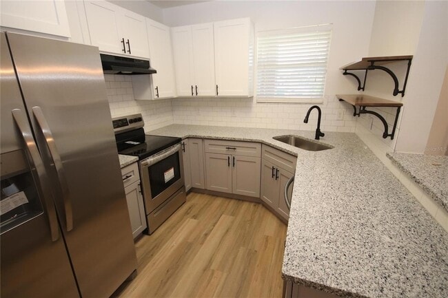 Building Photo - 1575 Blue Magnolia Rd