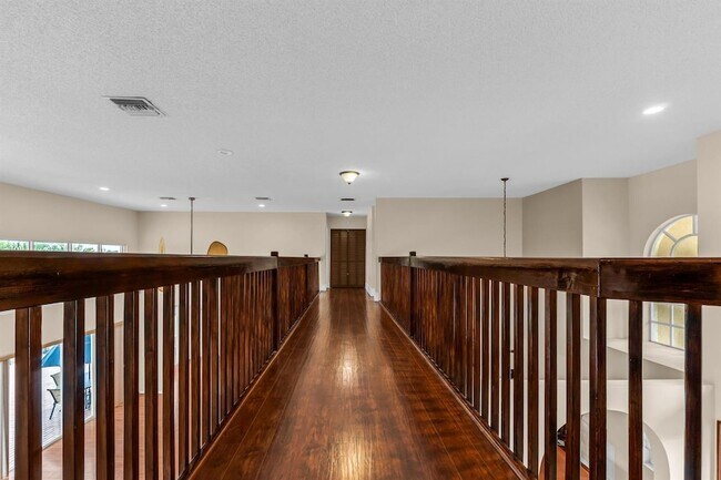 Building Photo - 1333 SW 175th Way