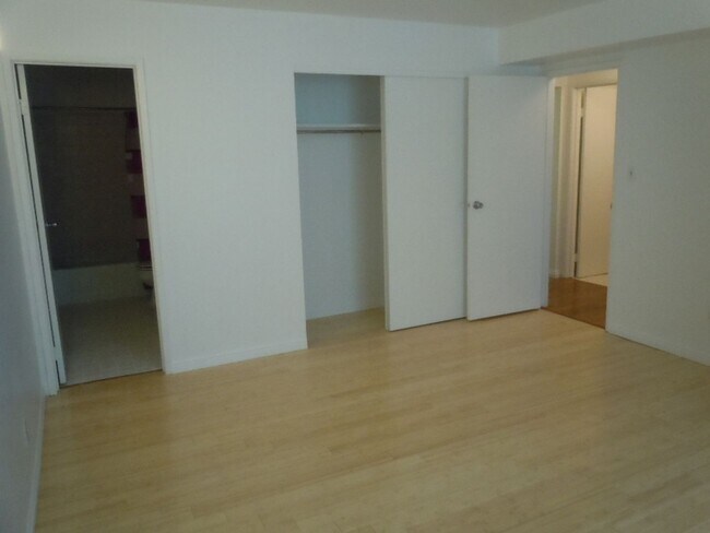 Building Photo - Foothill Condo