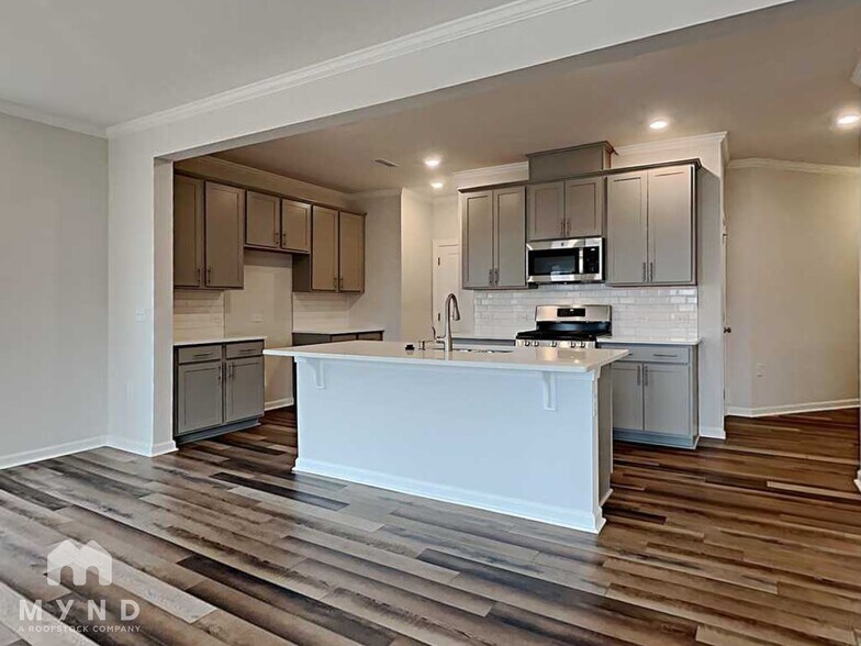 Building Photo - 1601 Trembley Pk Dr