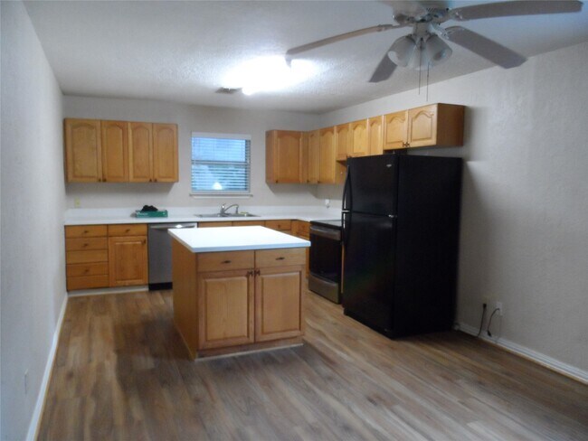 Building Photo - 2283 McCaleb Rd
