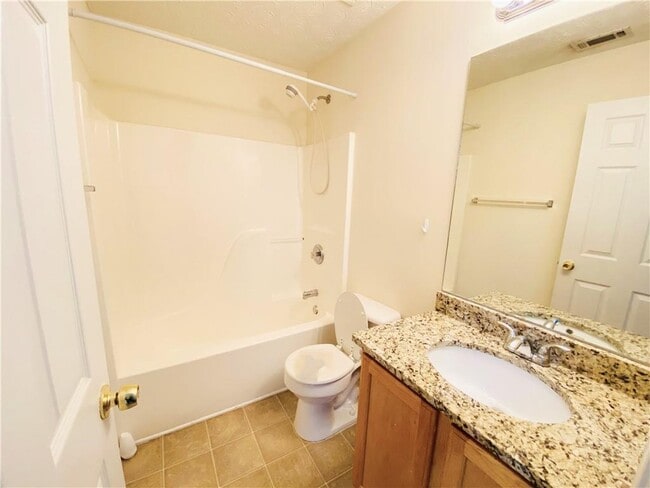 Building Photo - 5528 Silver Springs Dr