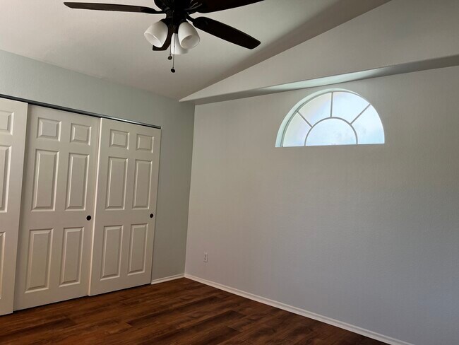 Master Bedroom 1 view - 10924 Creekbridge Plz