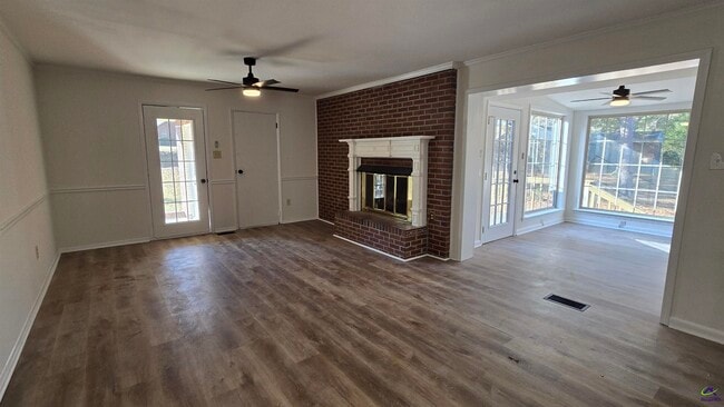 Building Photo - 101 Vivian Dr