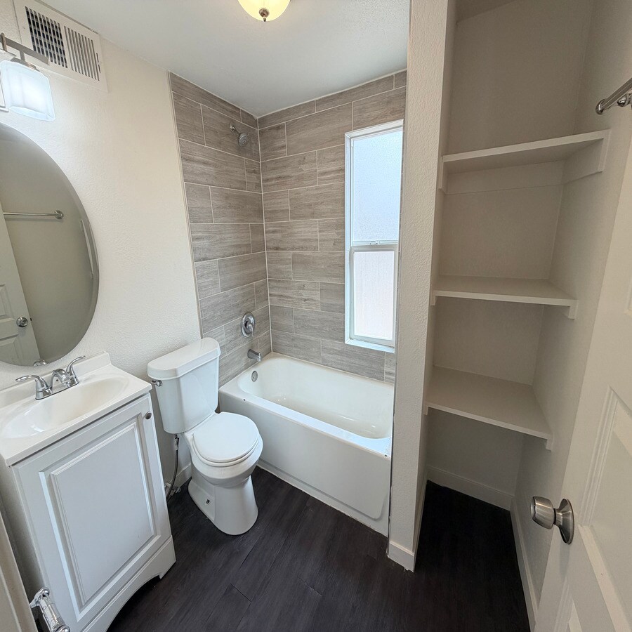 Building Photo - 114 9th Ave