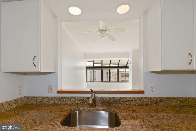 Building Photo - 2111 Wisconsin Ave NW