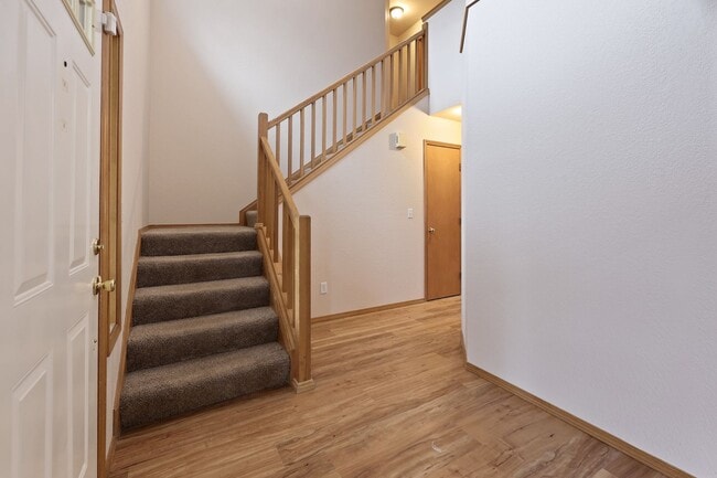 Building Photo - Move in ready now! 4 bedrooms in Lacey - North Thurston School district.