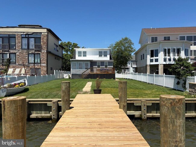 Building Photo - 9135 Cuckold Point Rd