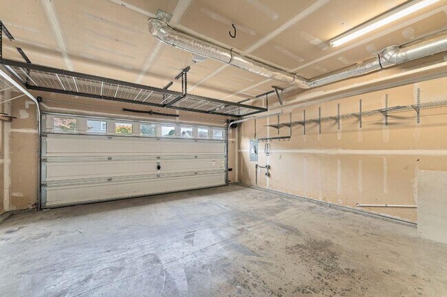Building Photo - Spacious DuPont Home with A/C, Bonus Loft, Large Patio & Fully Fenced Yard!