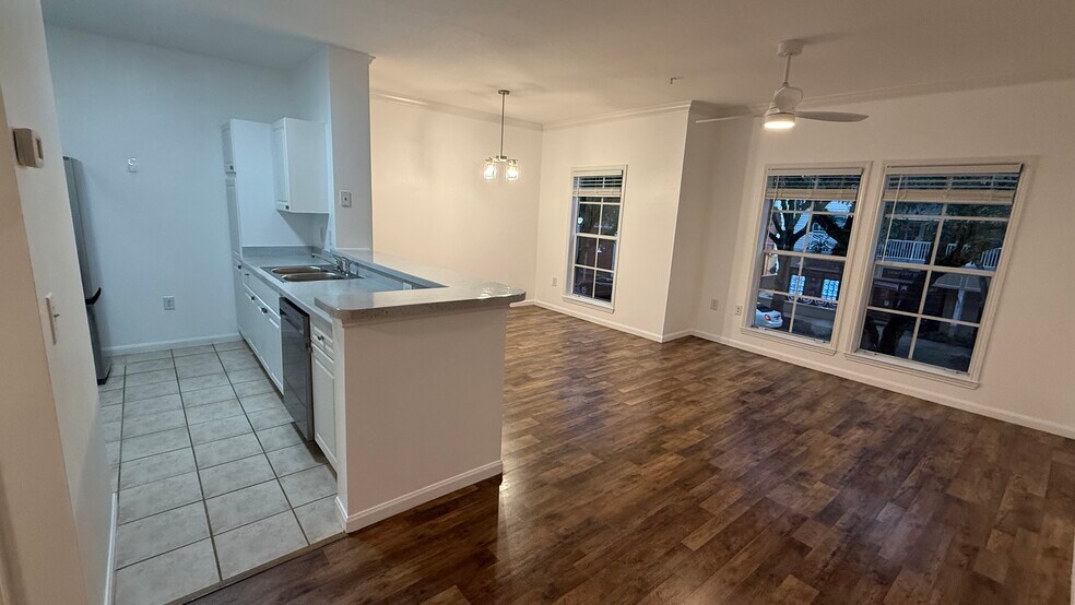 Building Photo - 729 Celebration Ave