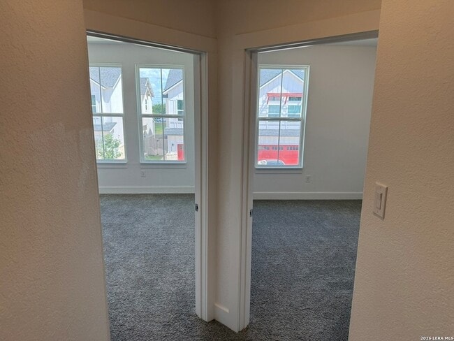 Building Photo - 231 Sapphire Dr