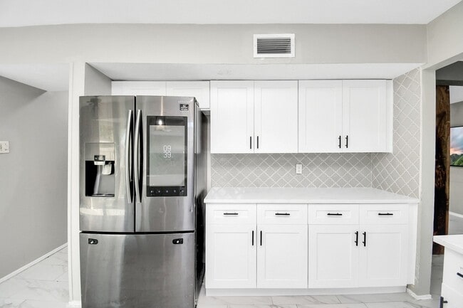 Building Photo - 20423 Blue Juniper Dr