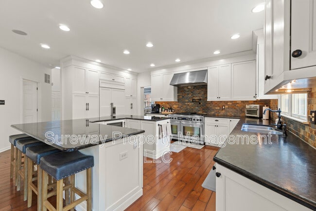 Building Photo - 2 Heather Ln