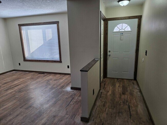 Building Photo - 1054/1056 Zephyr