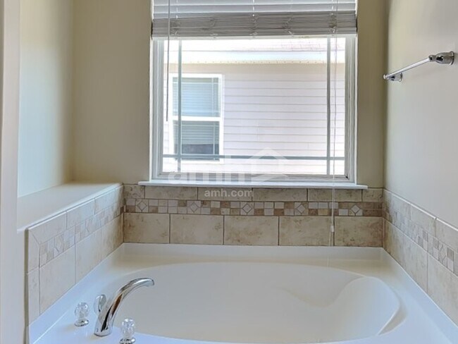 Building Photo - 45 Chey Hill Ln