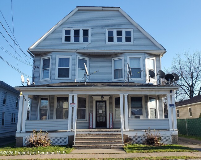 Building Photo - 34 Barney St