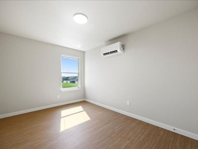 Building Photo - 6005C Chapel Hill Blvd