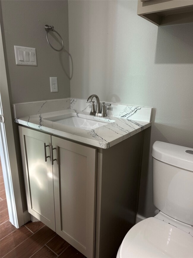 Building Photo - 8321 Coma St