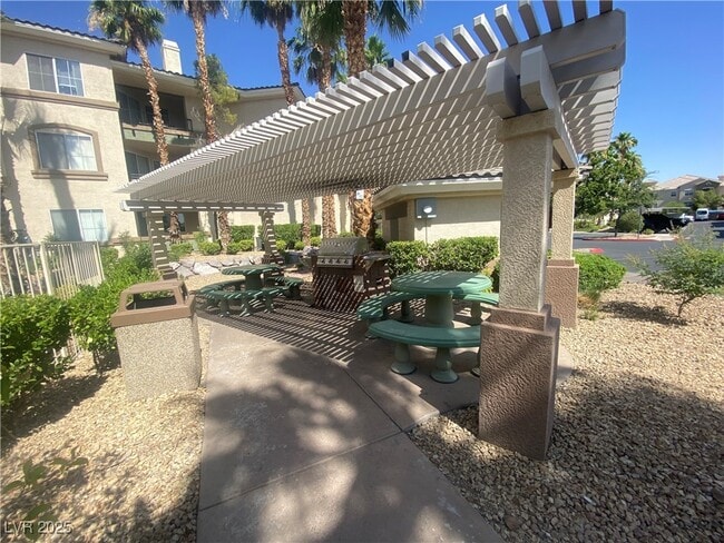 Building Photo - 7111 S Durango Dr