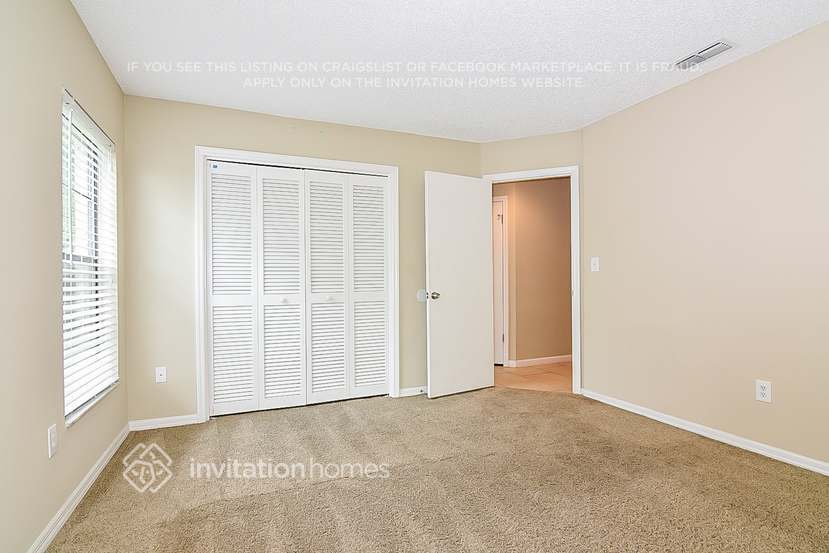 Building Photo - 1406 Clarion Dr
