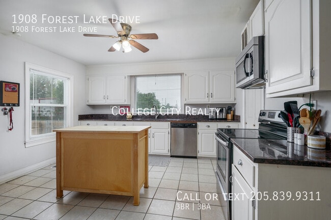 Building Photo - 1908 Forest Lake Dr