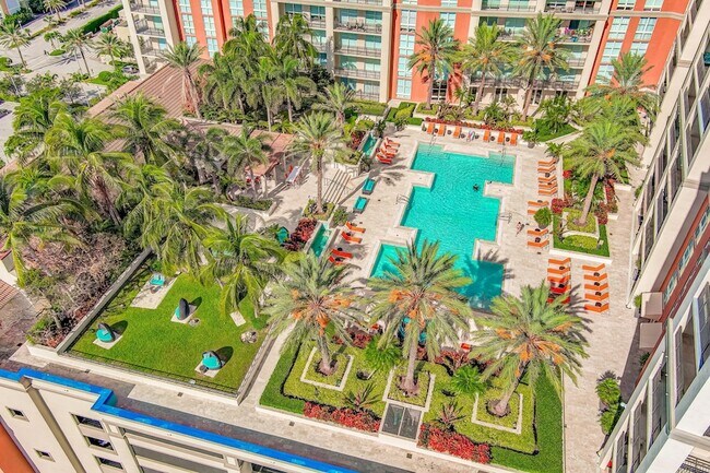 Building Photo - 550 Okeechobee Blvd