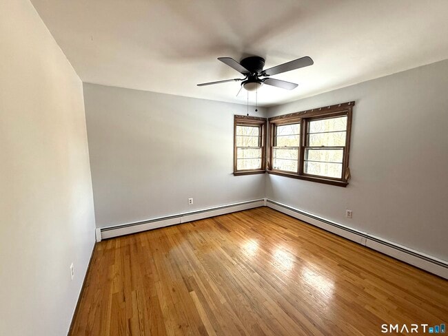 Building Photo - 27 White Oak Rd