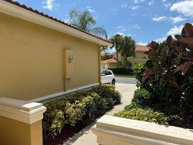 Building Photo - 1044 Arezzo Cir