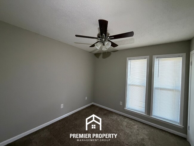 Building Photo - Charming 3BR/2BA Bartlett Area Home | Vaulted Ceilings, Fireplace & Stainless Steel Stove